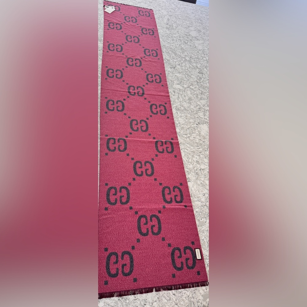 Gucci GG jacquard wool silk scarf